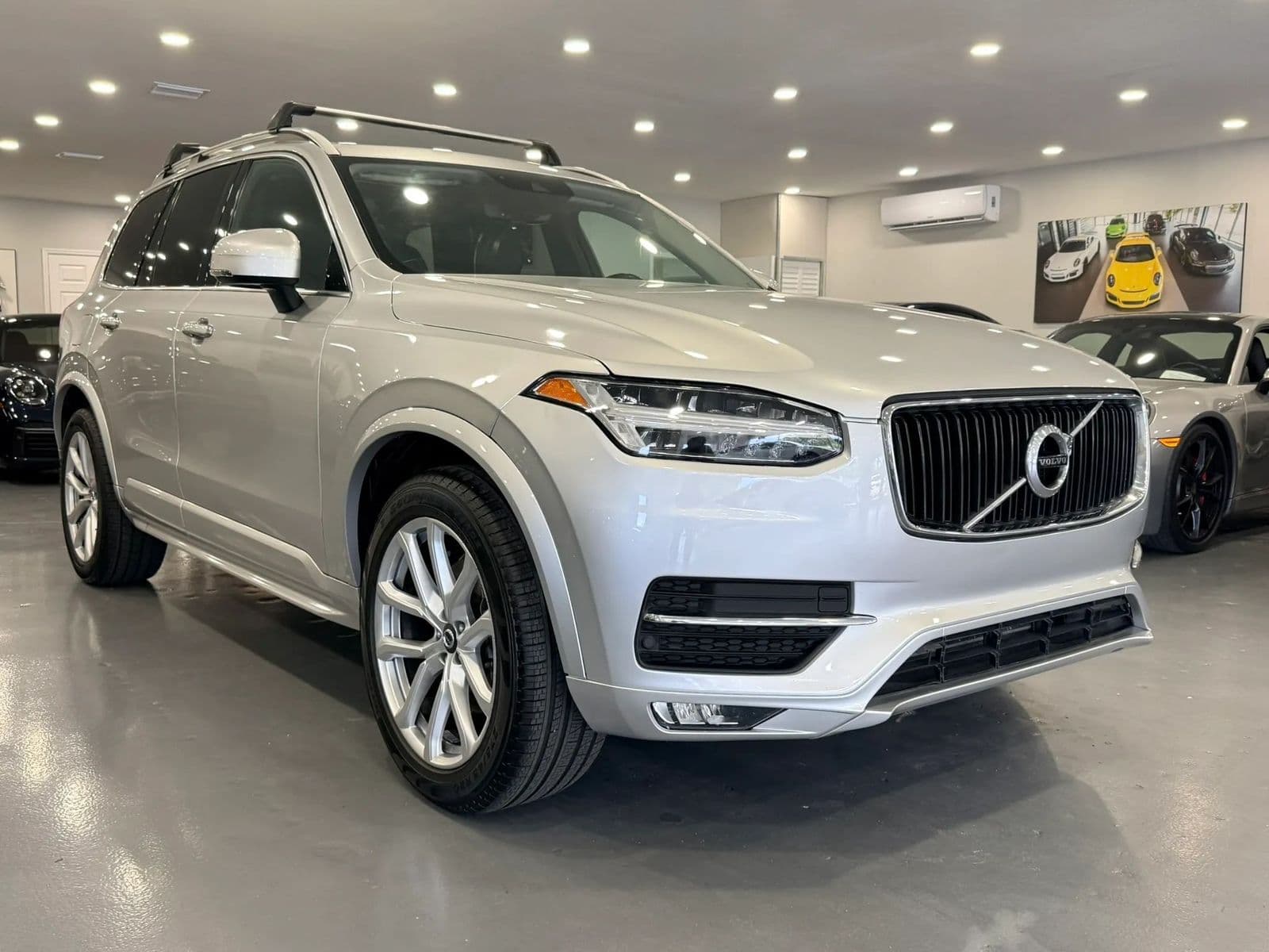 2019 VOLVO XC90 T5 Momentum