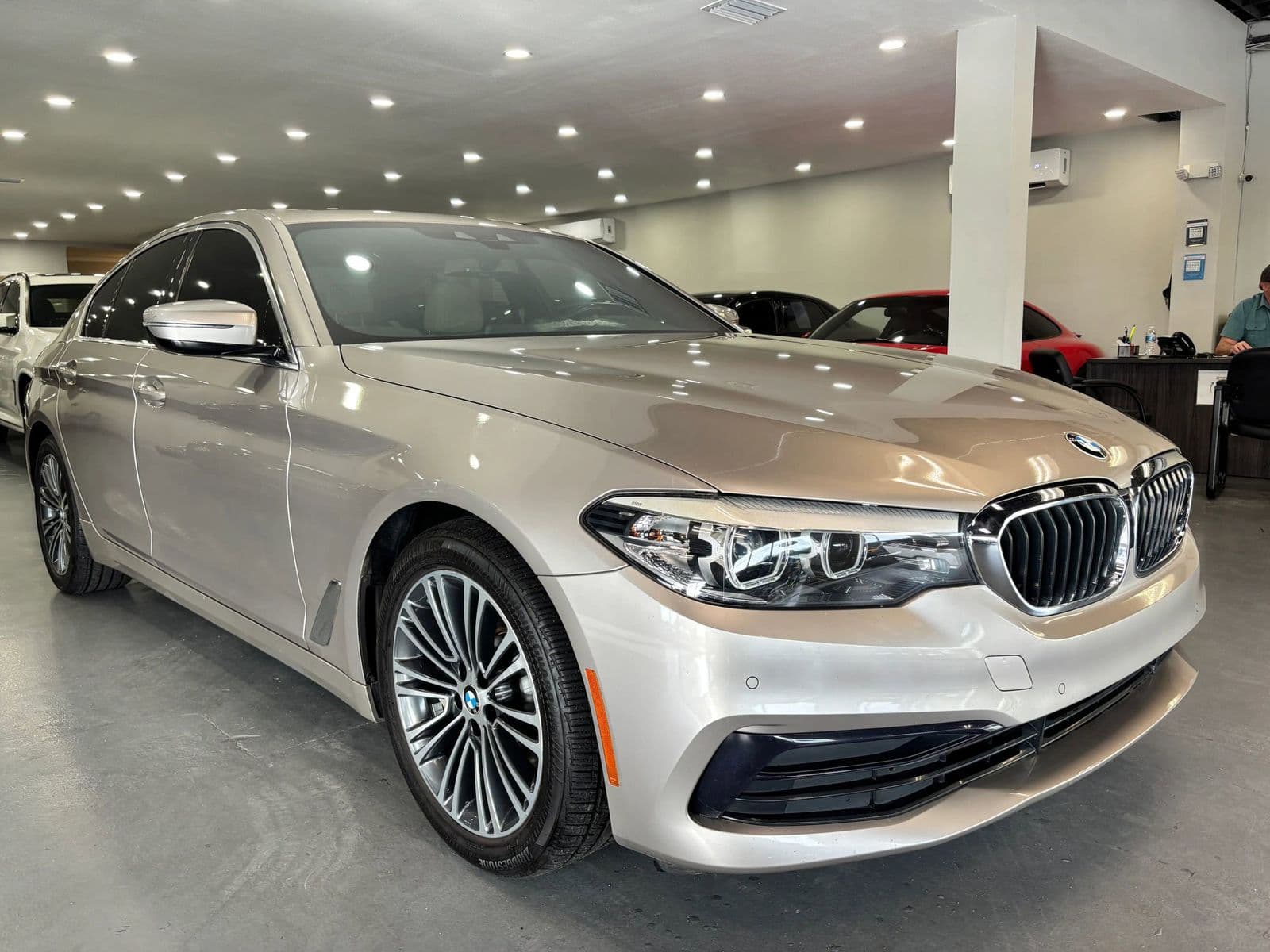 2019 BMW 5 SERIES 530i 1