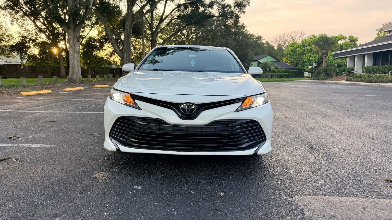 2019 TOYOTA CAMRY LE