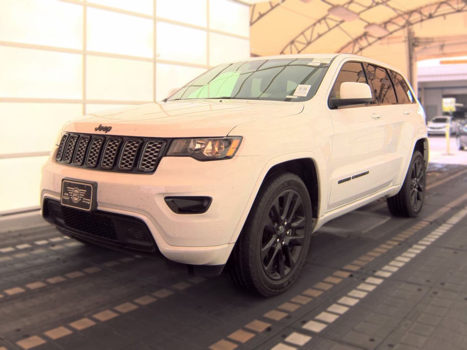 2019 JEEP GRAND CHEROKEE LAREDO ALTITUDE Edition 1