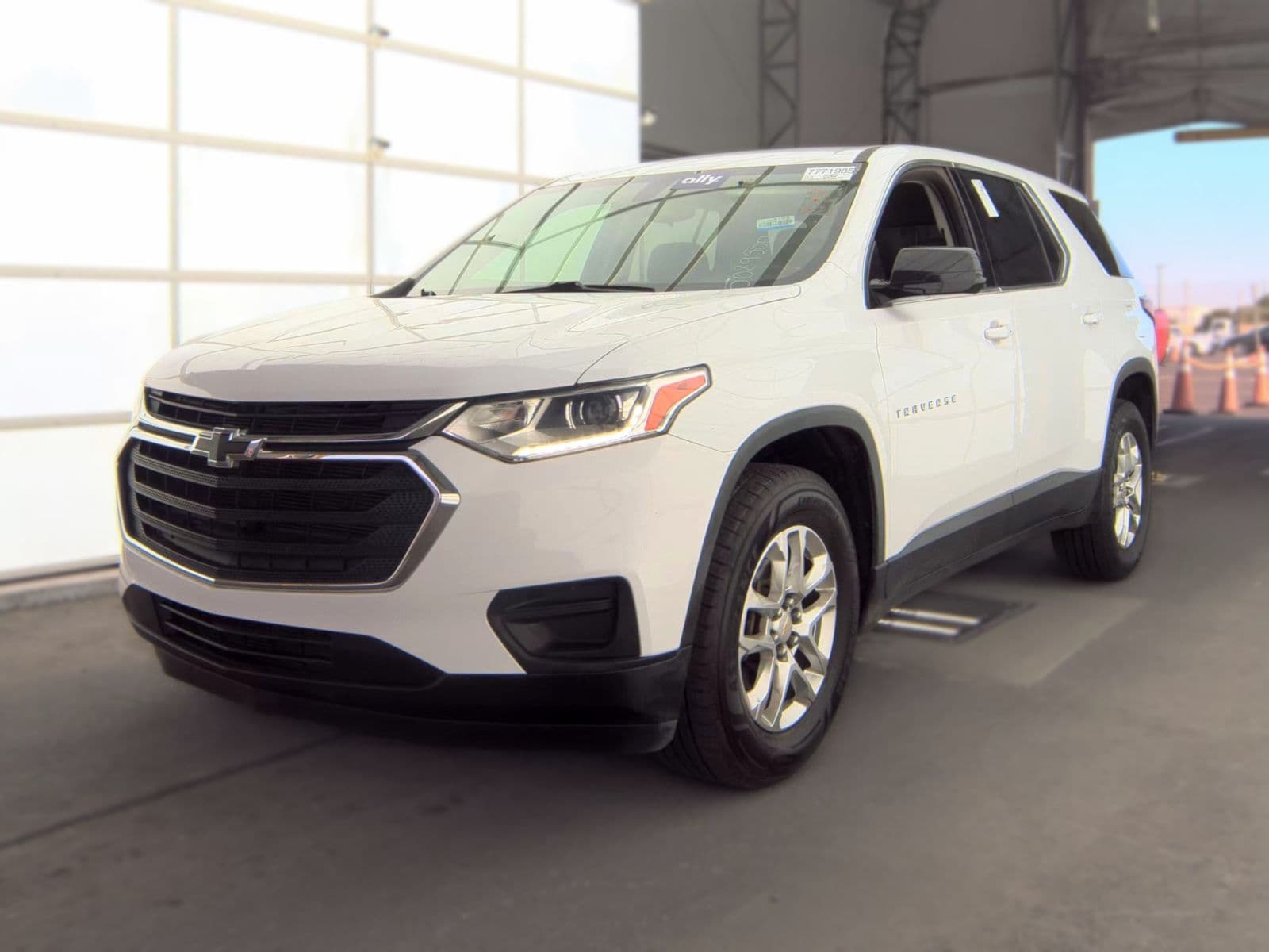2020 CHEVROLET TRAVERSE LS 1