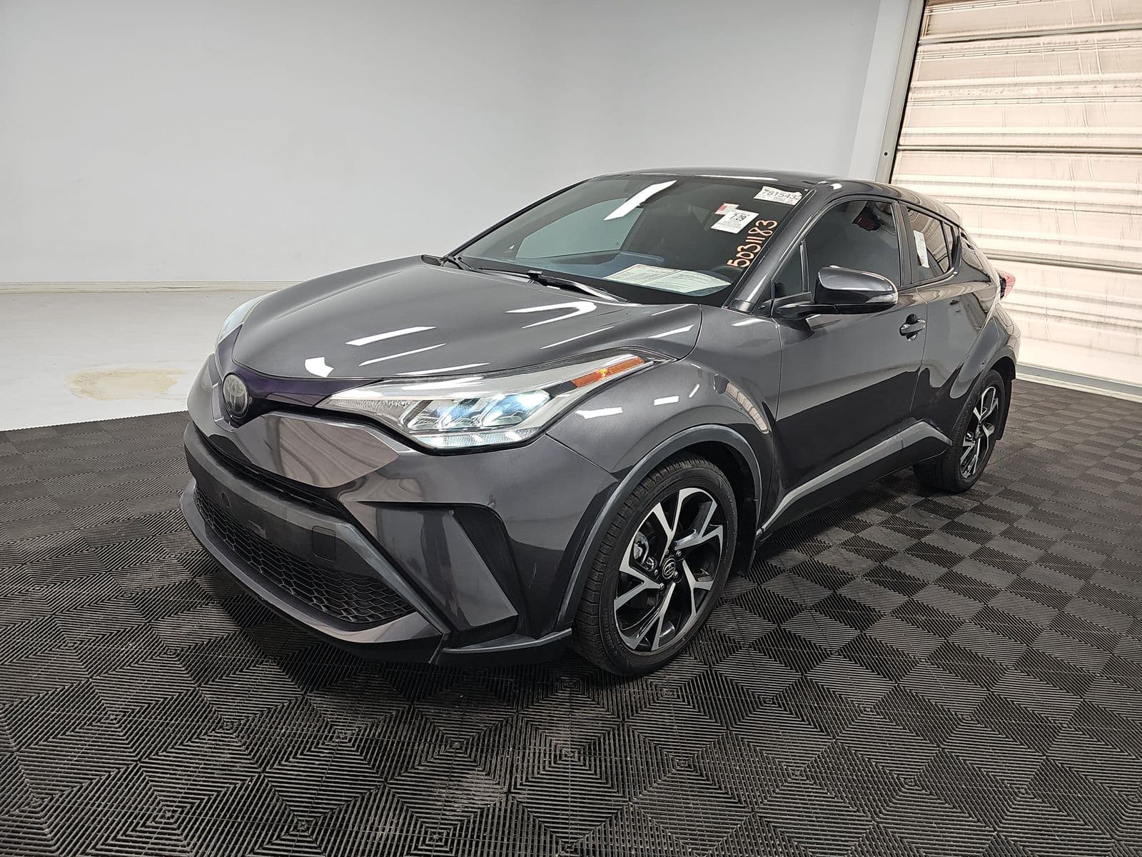 2022 TOYOTA C-HR XLE