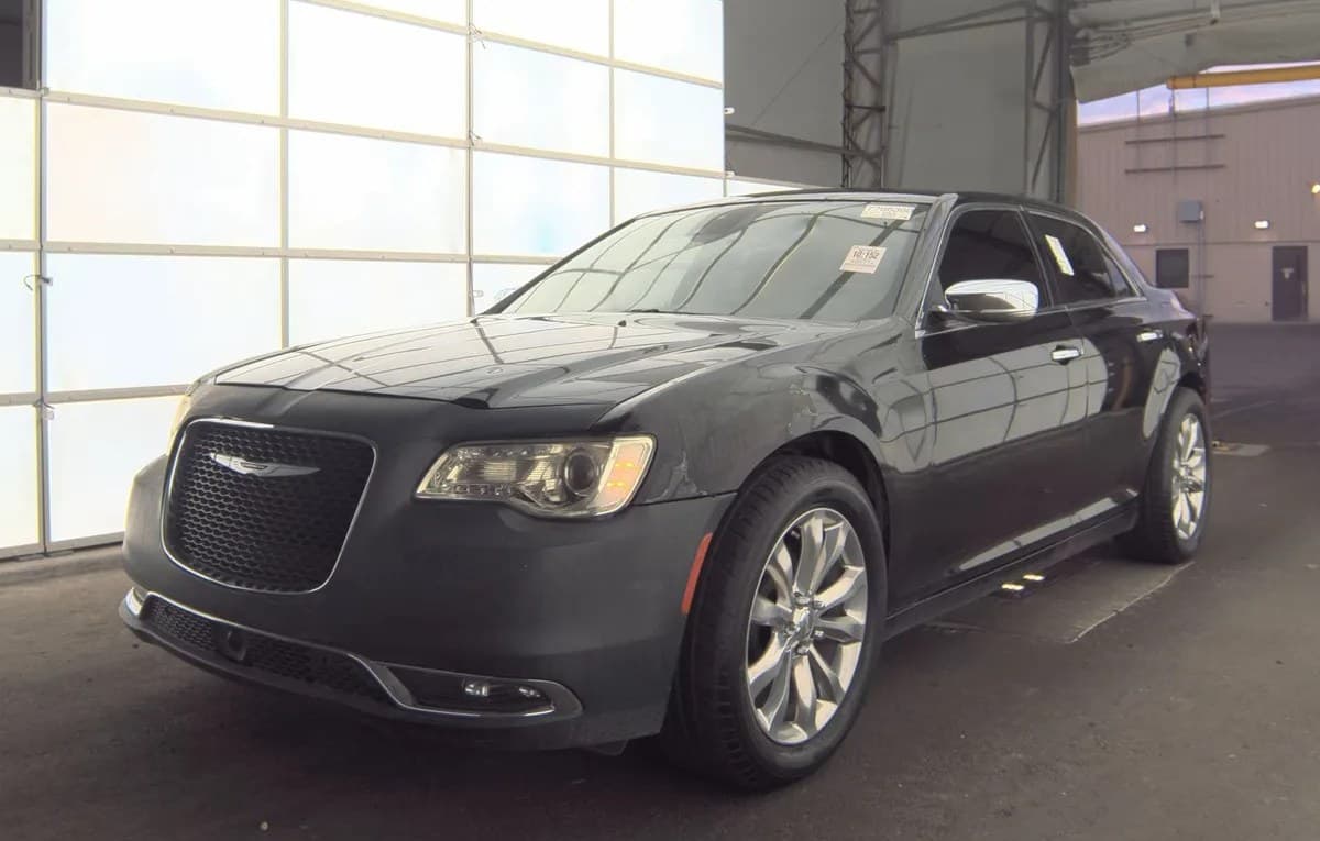 2019 CHRYSLER 300 Limited 1