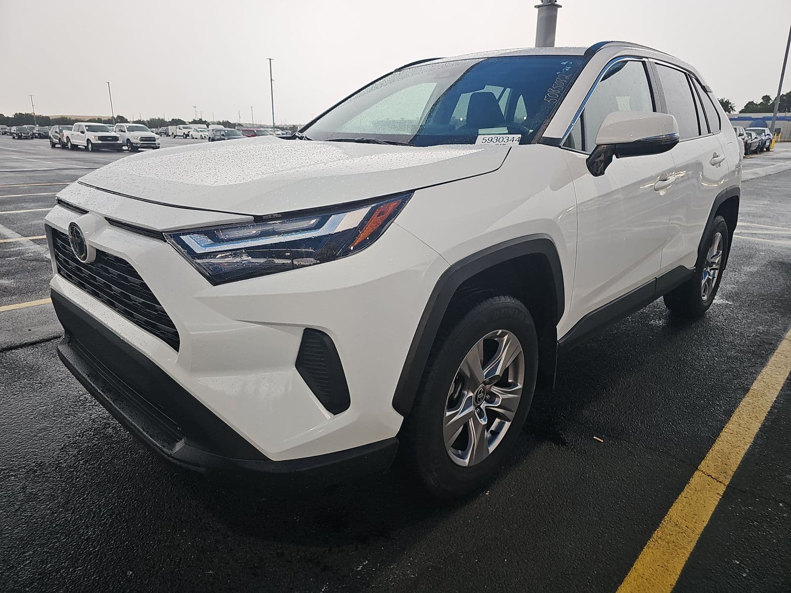 2025 TOYOTA RAV4 XLE