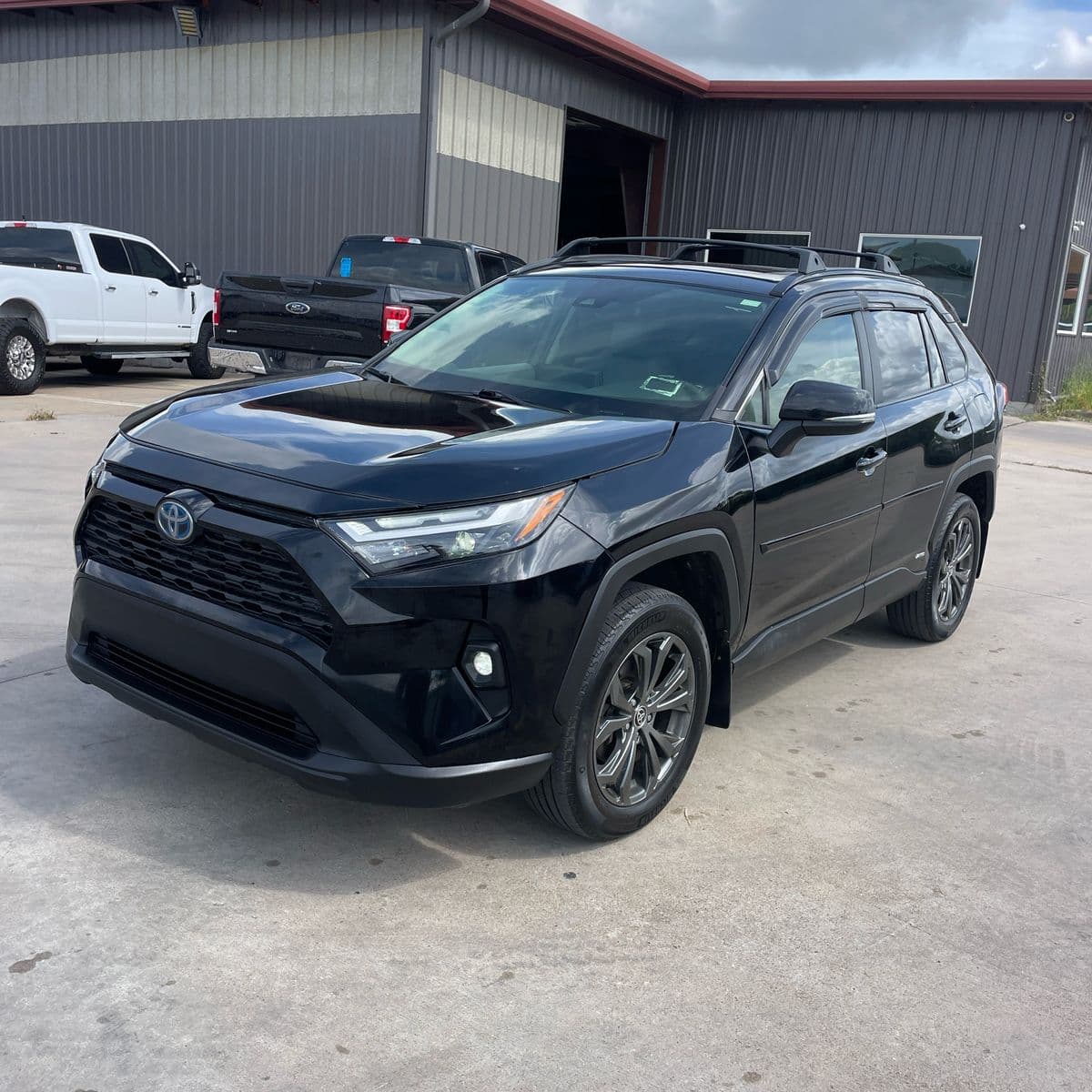 2022 TOYOTA RAV4 HYBRID XLE Premium