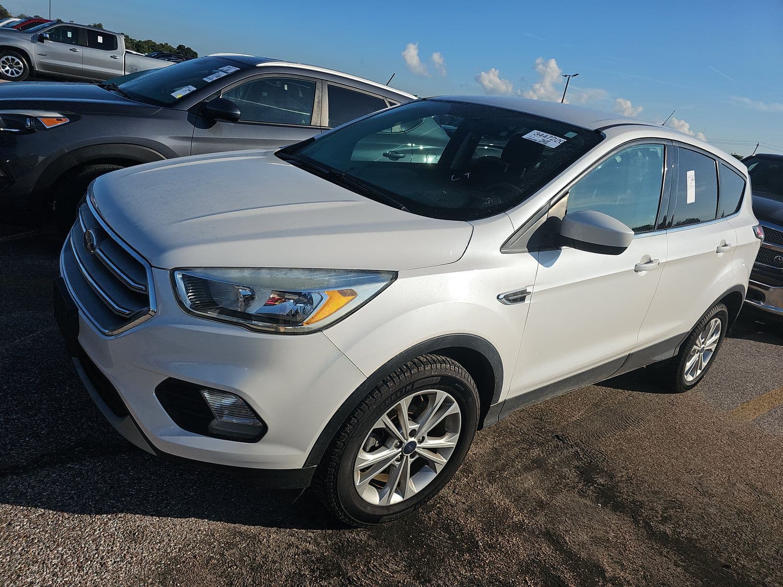 2017 FORD ESCAPE SE