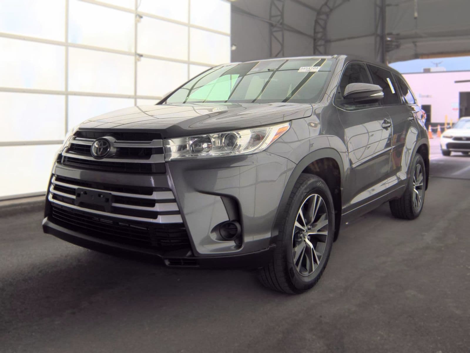 2018 TOYOTA HIGHLANDER LE