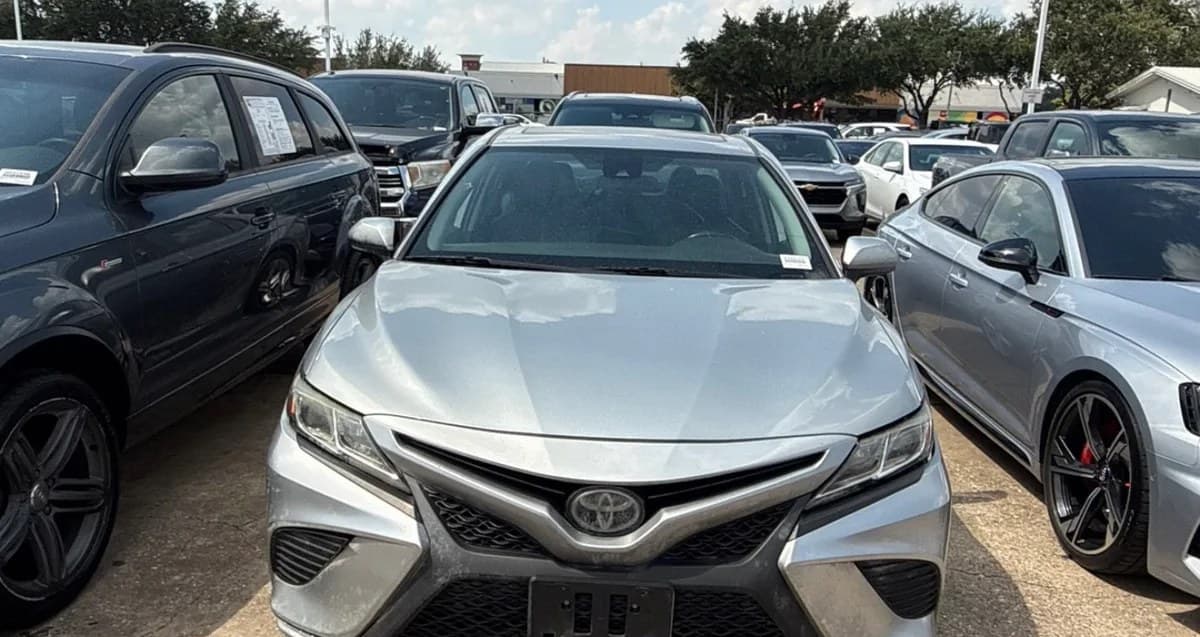2019 TOYOTA CAMRY SE