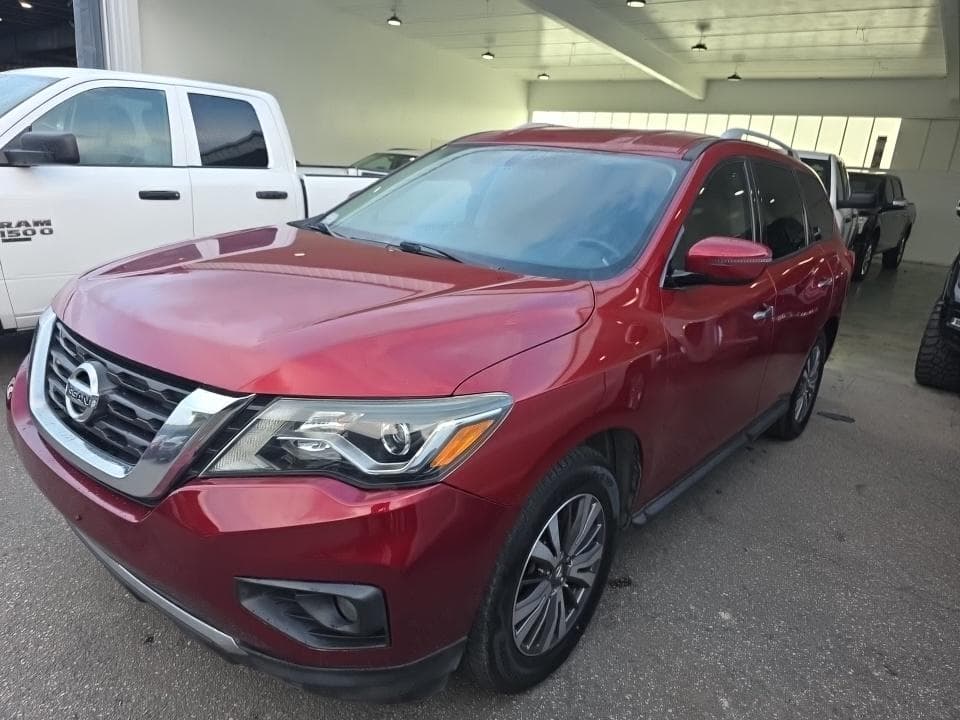 2019 NISSAN PATHFINDER SV 1