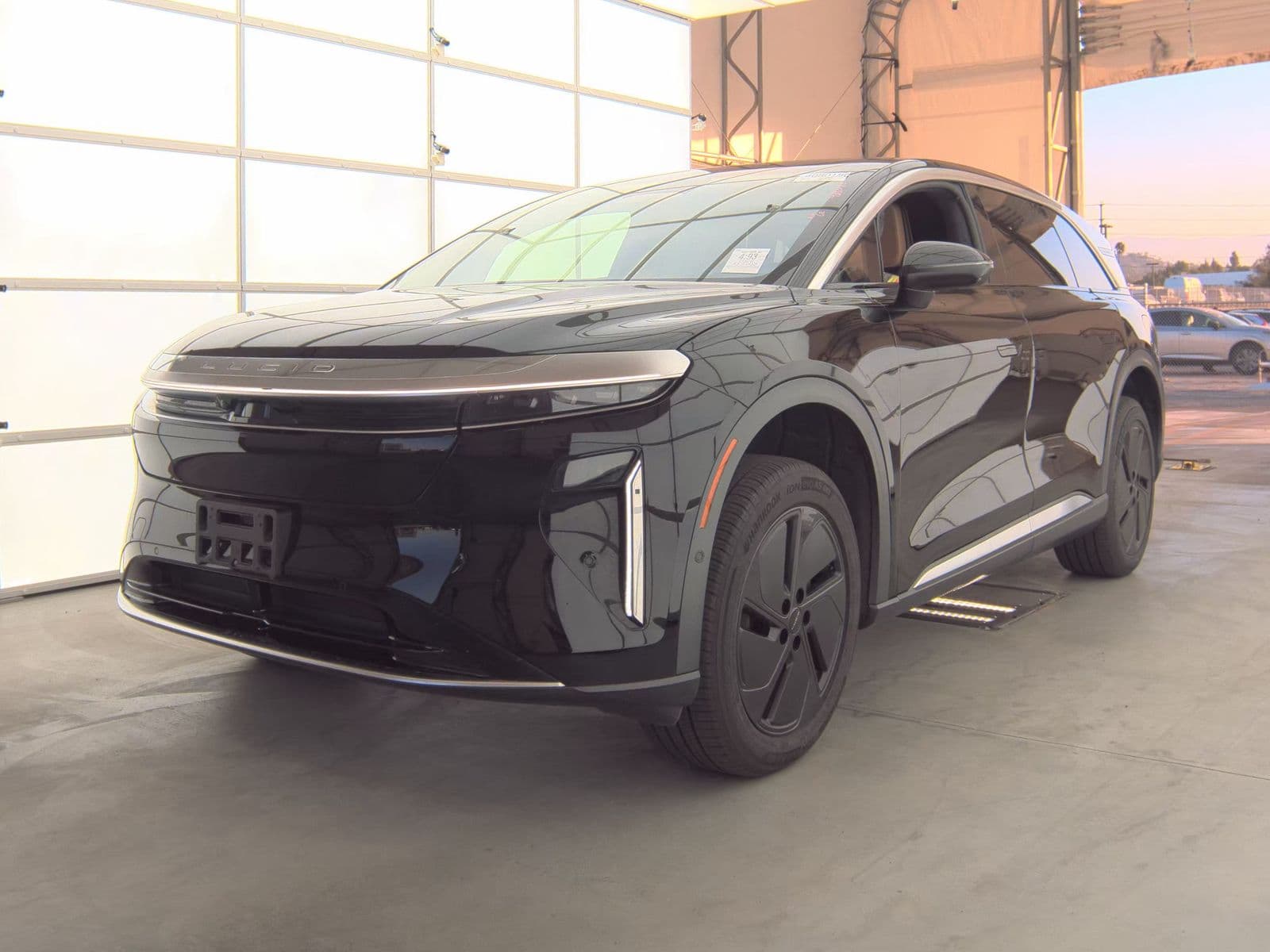 2026 LUCID GRAVITY GRAND Touring