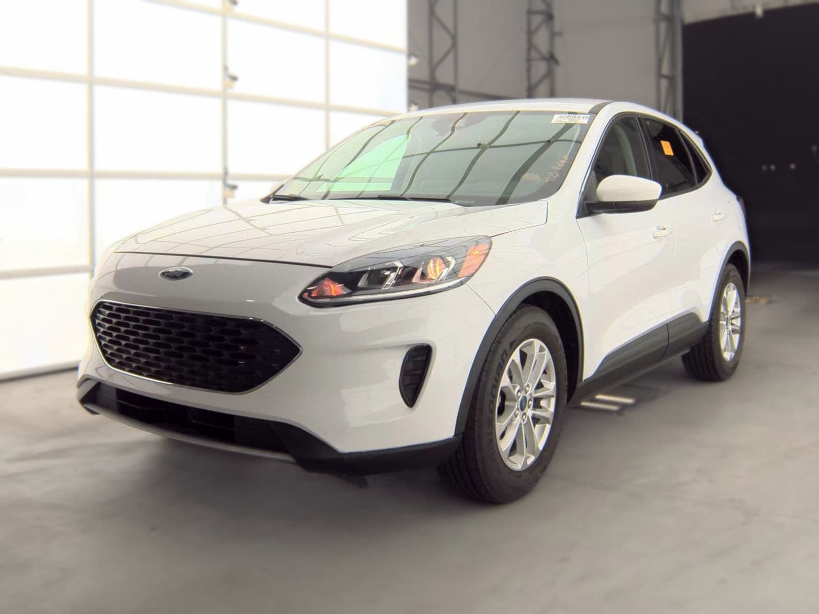 2021 FORD ESCAPE SE 1