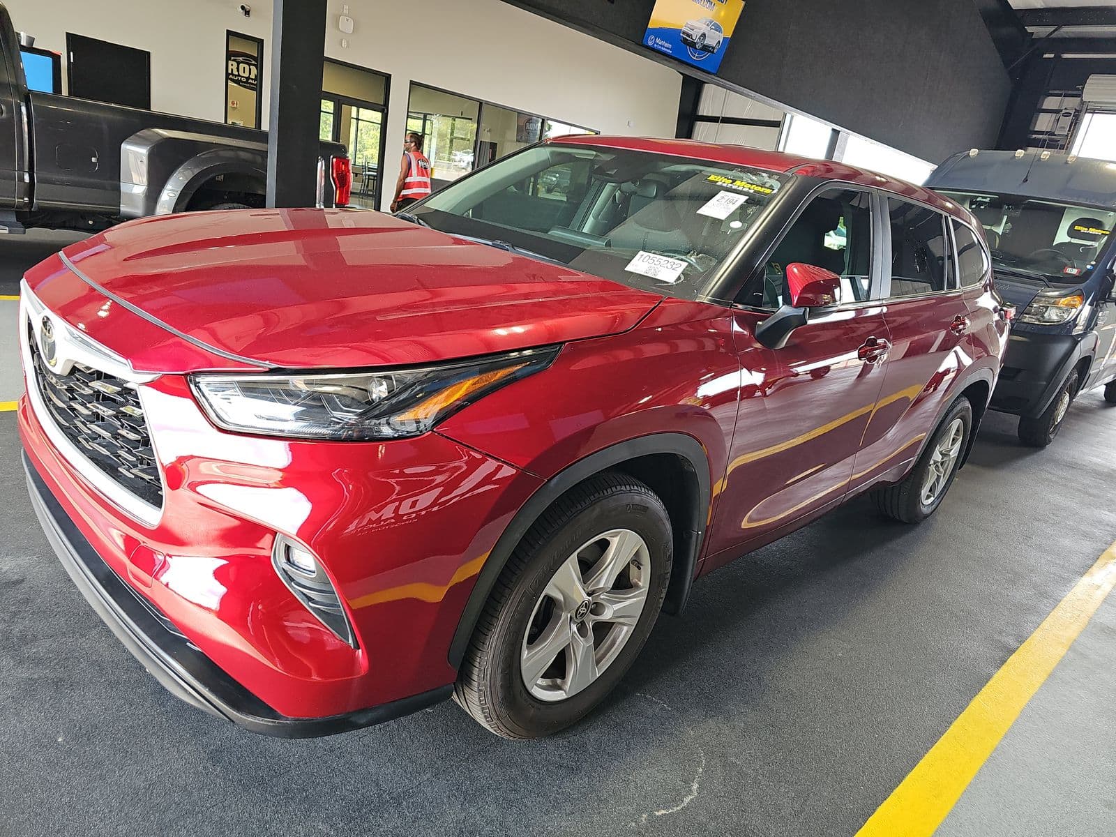 2025 TOYOTA HIGHLANDER LE