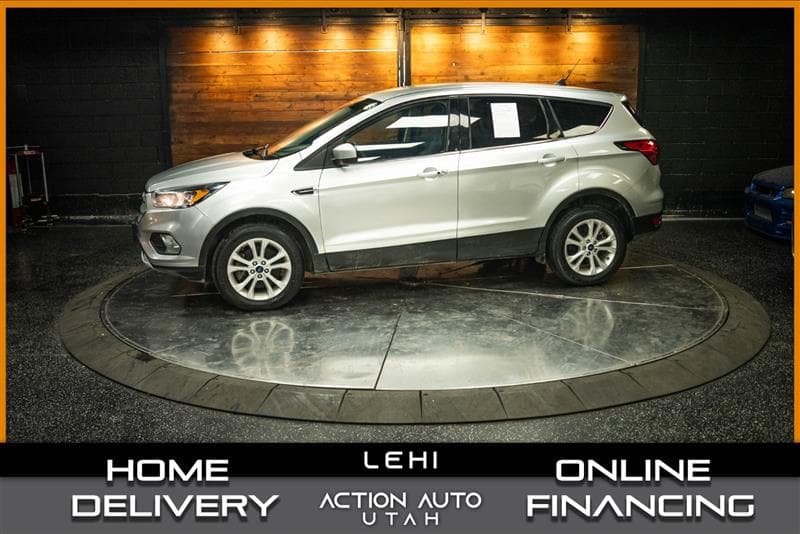 2019 FORD ESCAPE SE 1