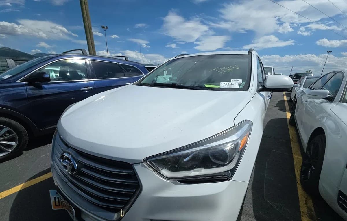 2017 HYUNDAI SANTA FE SE