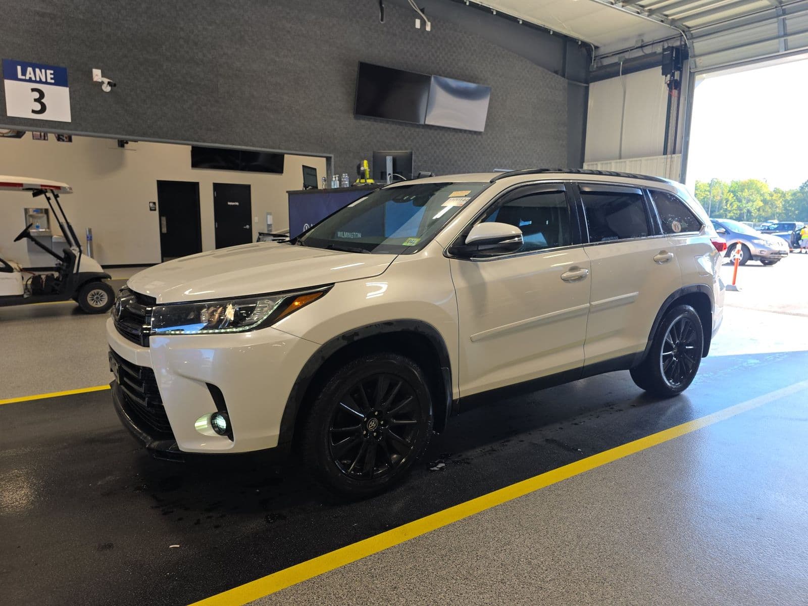 2019 TOYOTA HIGHLANDER SE