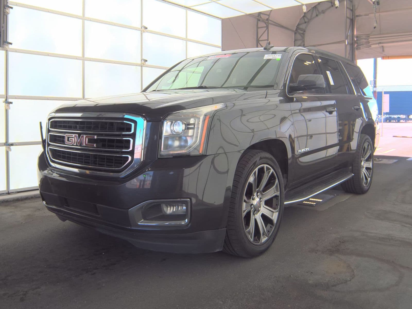2018 GMC YUKON SLE 1
