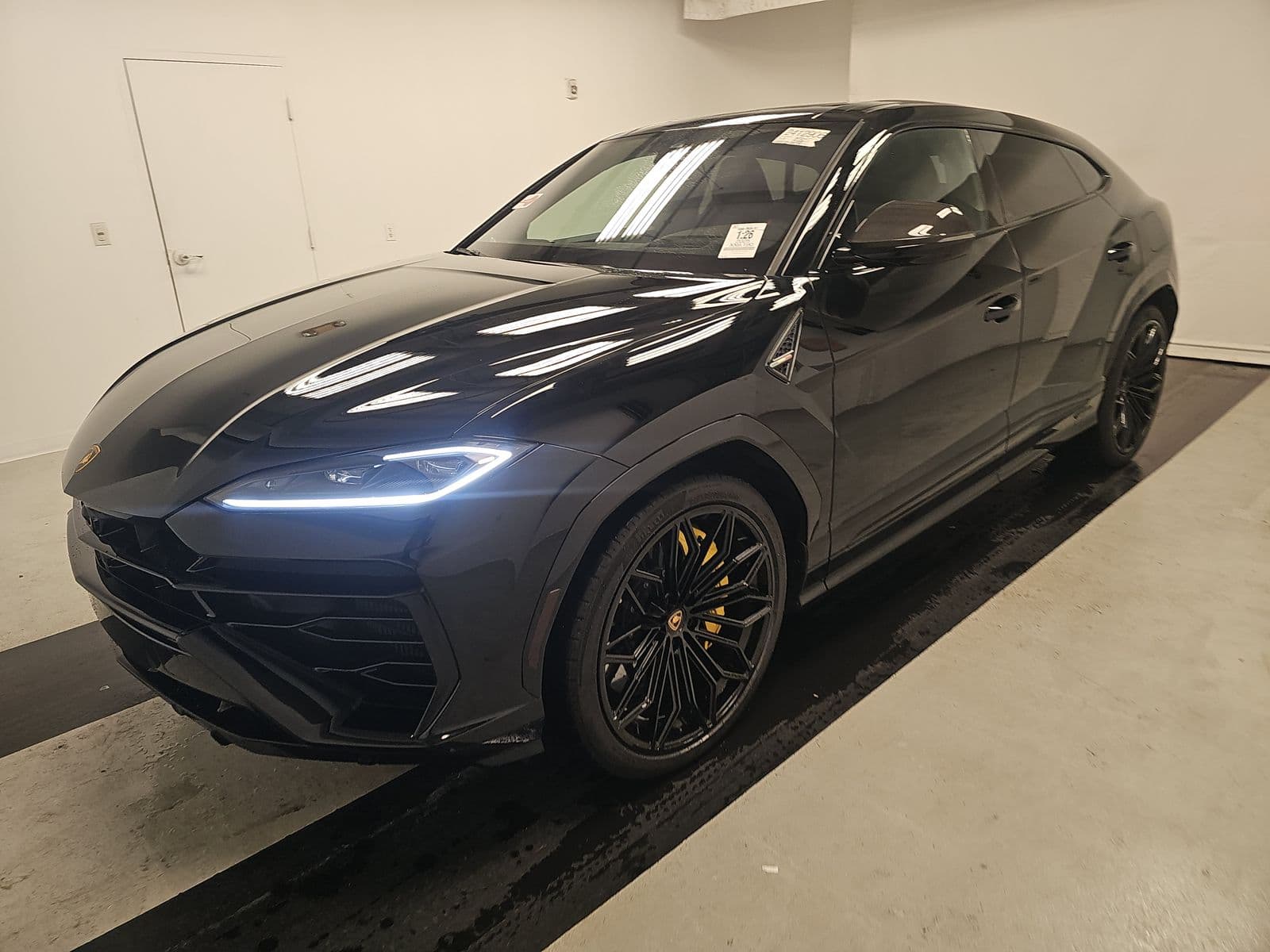 2025 LAMBORGHINI URUS PLUG-IN HYBRID SE