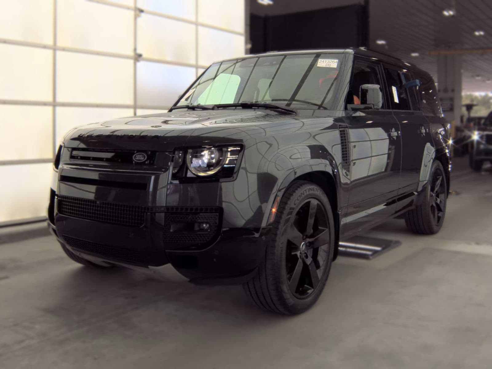 2024 LAND ROVER DEFENDER 130 X-DYNAMIC SE
