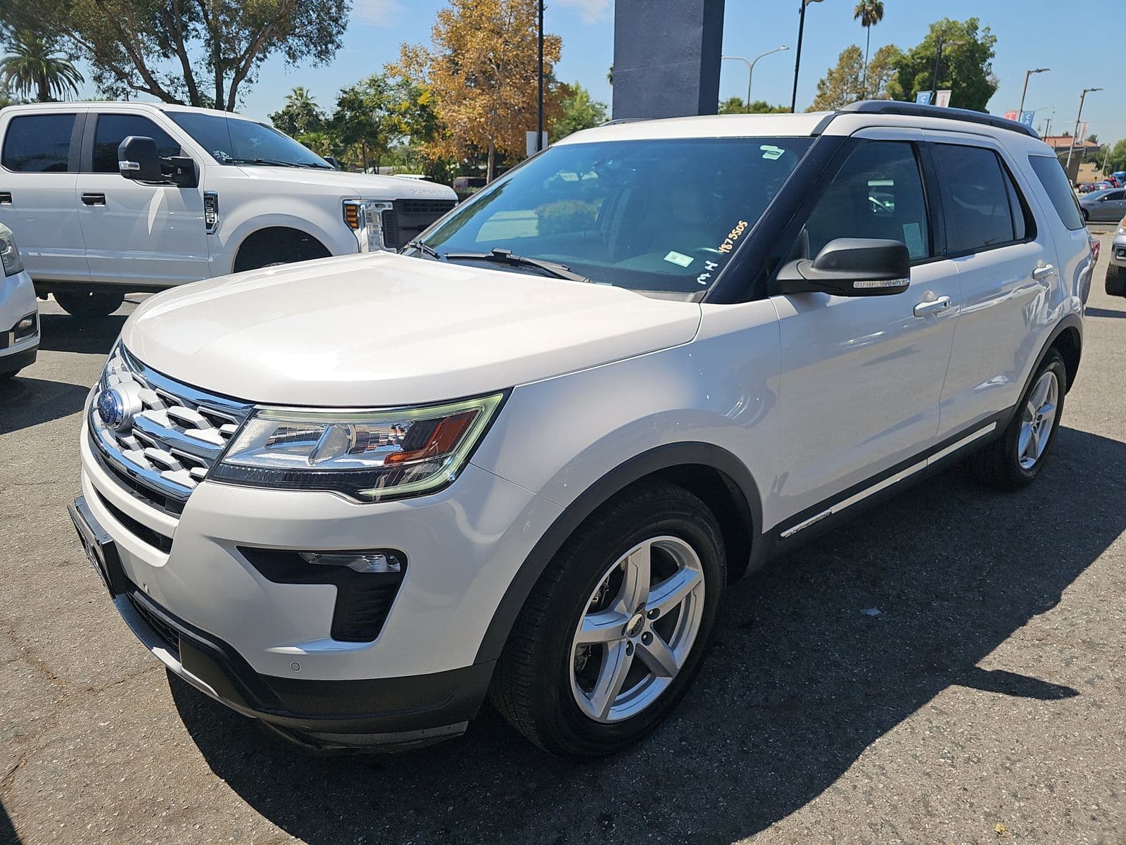 2019 FORD EXPLORER XLT 1