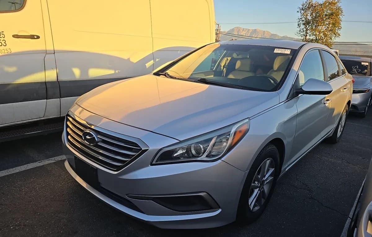 2017 HYUNDAI SONATA SE