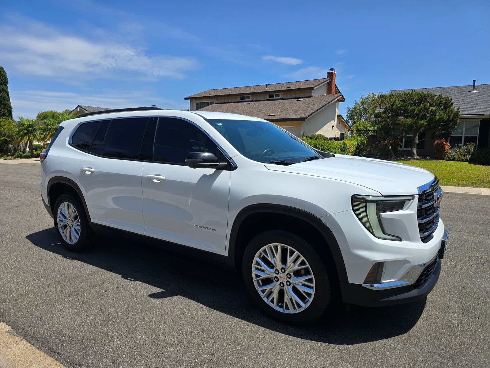 2024 GMC ACADIA Elevation