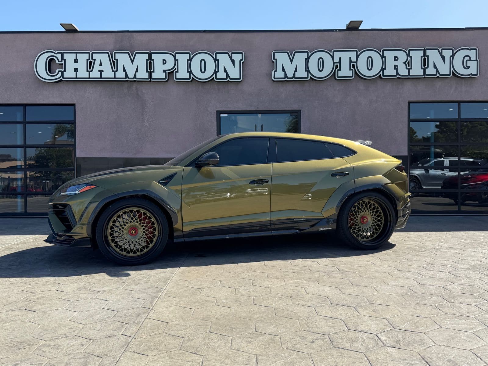 2024 LAMBORGHINI URUS Performante