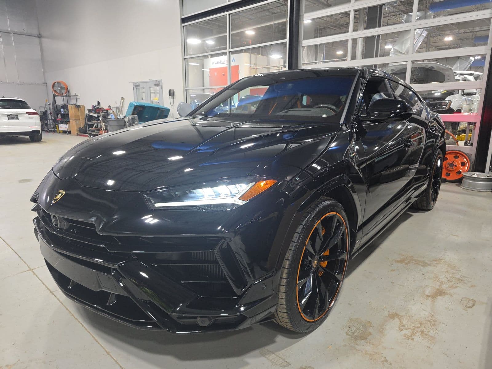 2024 LAMBORGHINI URUS S