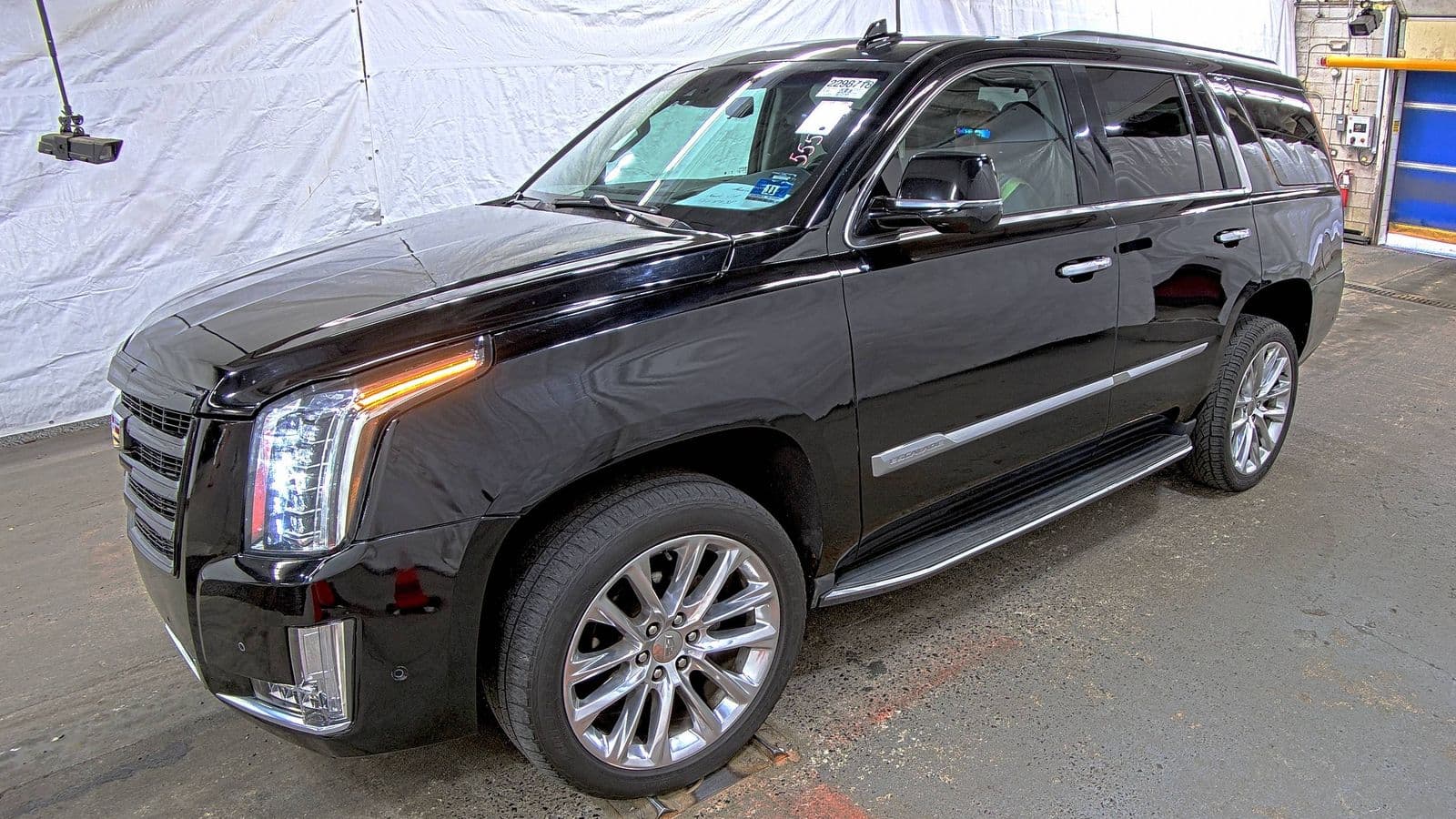 2019 CADILLAC ESCALADE Luxury 1