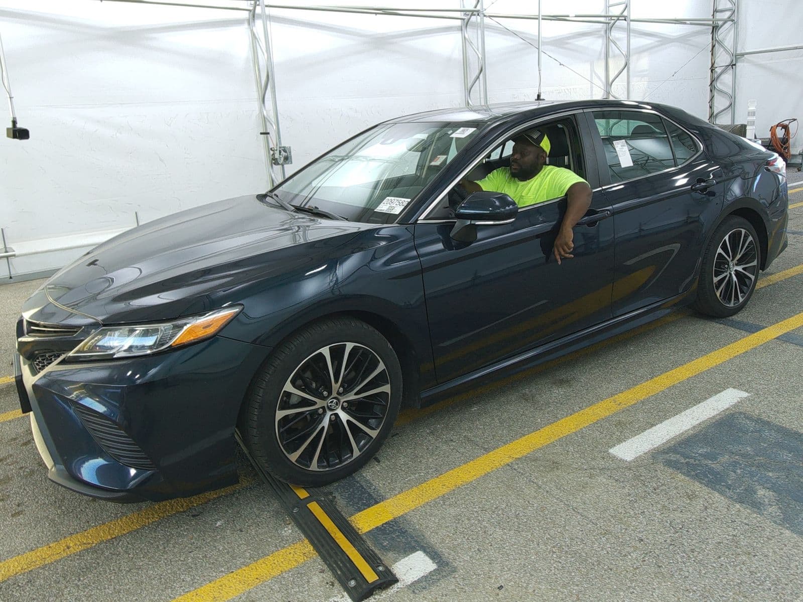 2019 TOYOTA CAMRY SE