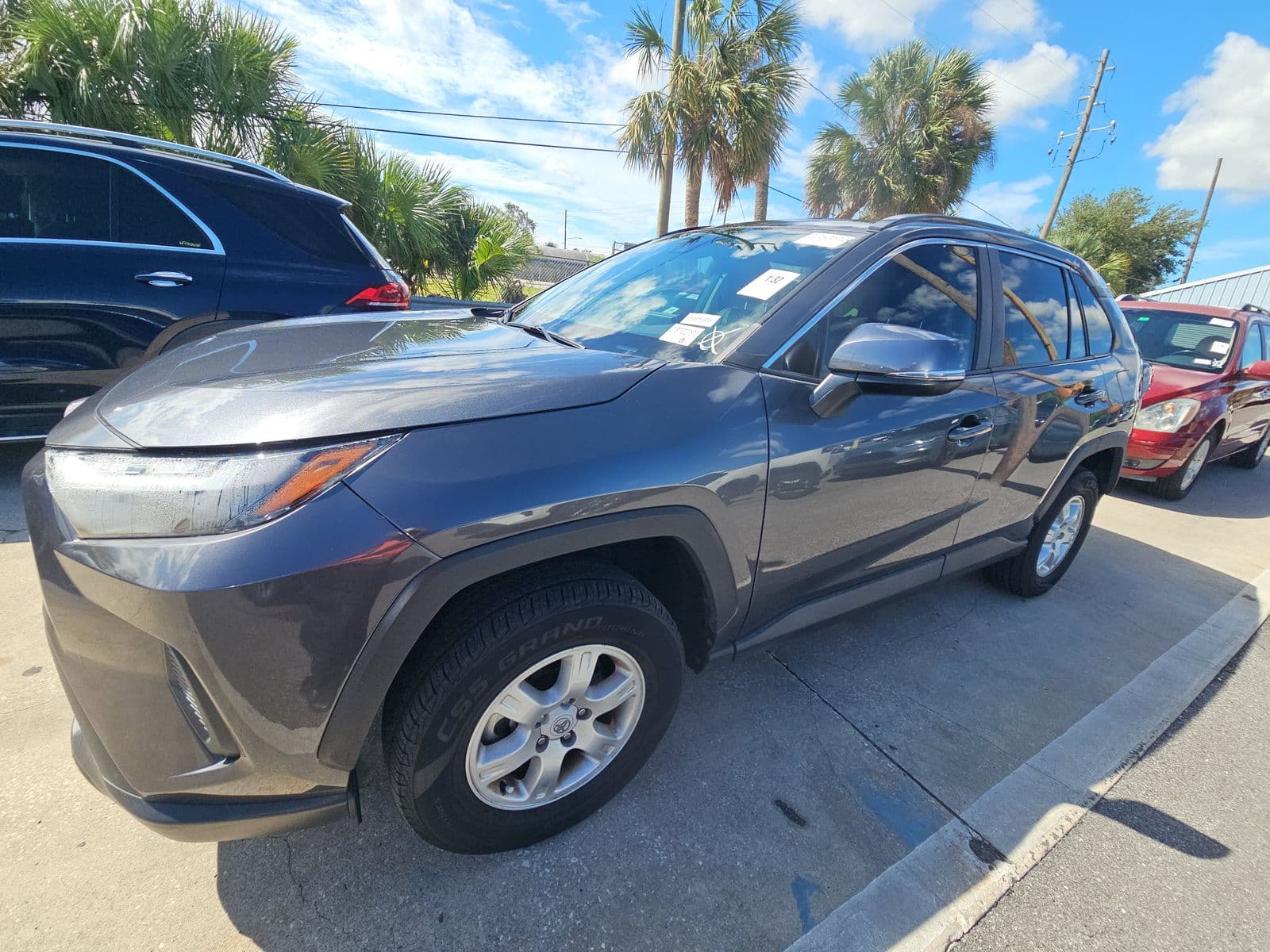 2023 TOYOTA RAV4 XLE 1
