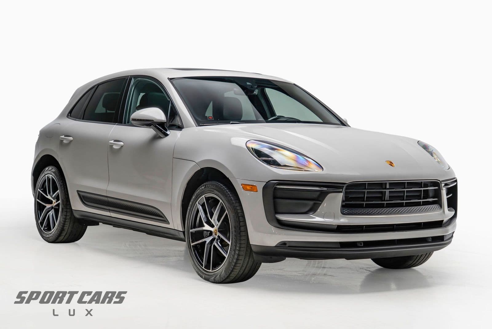 2022 PORSCHE MACAN Base