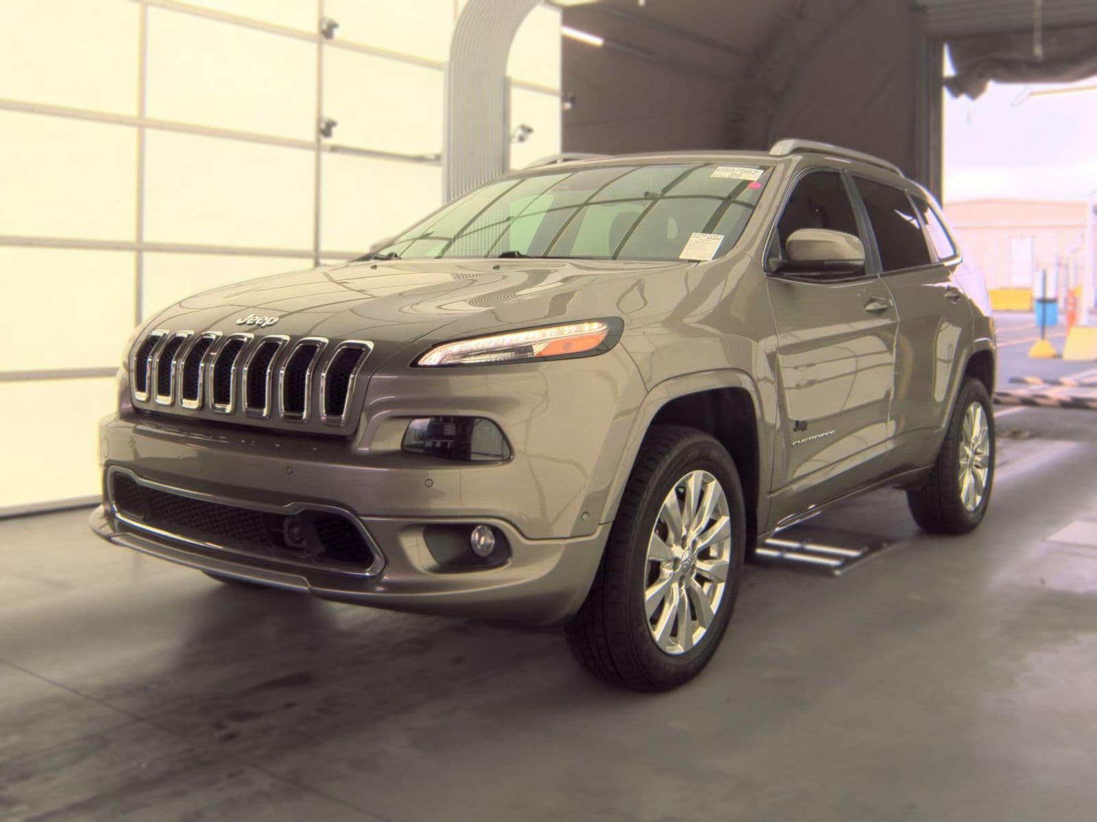 2017 JEEP CHEROKEE Overland 1