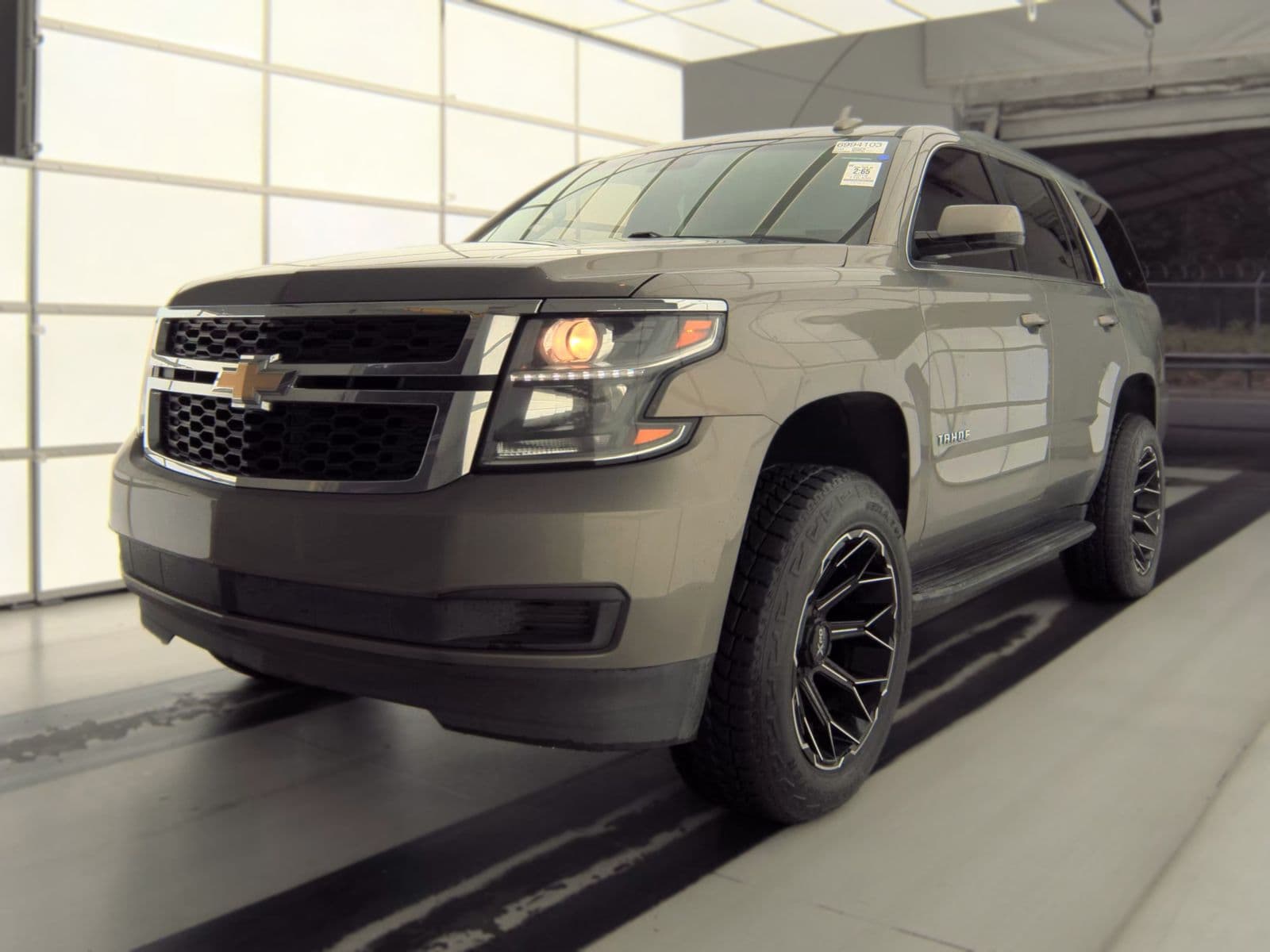 2019 CHEVROLET TAHOE LT 1