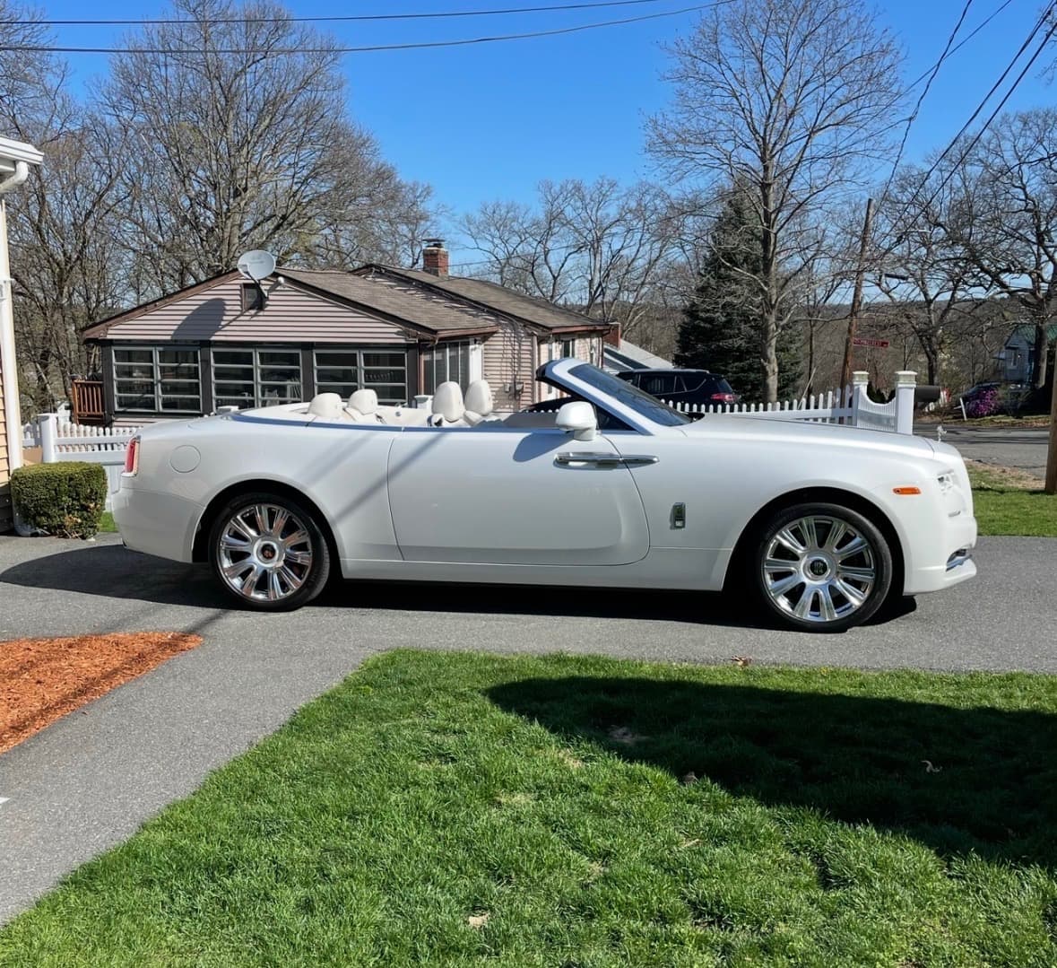 2017 ROLLS-ROYCE DAWN Base