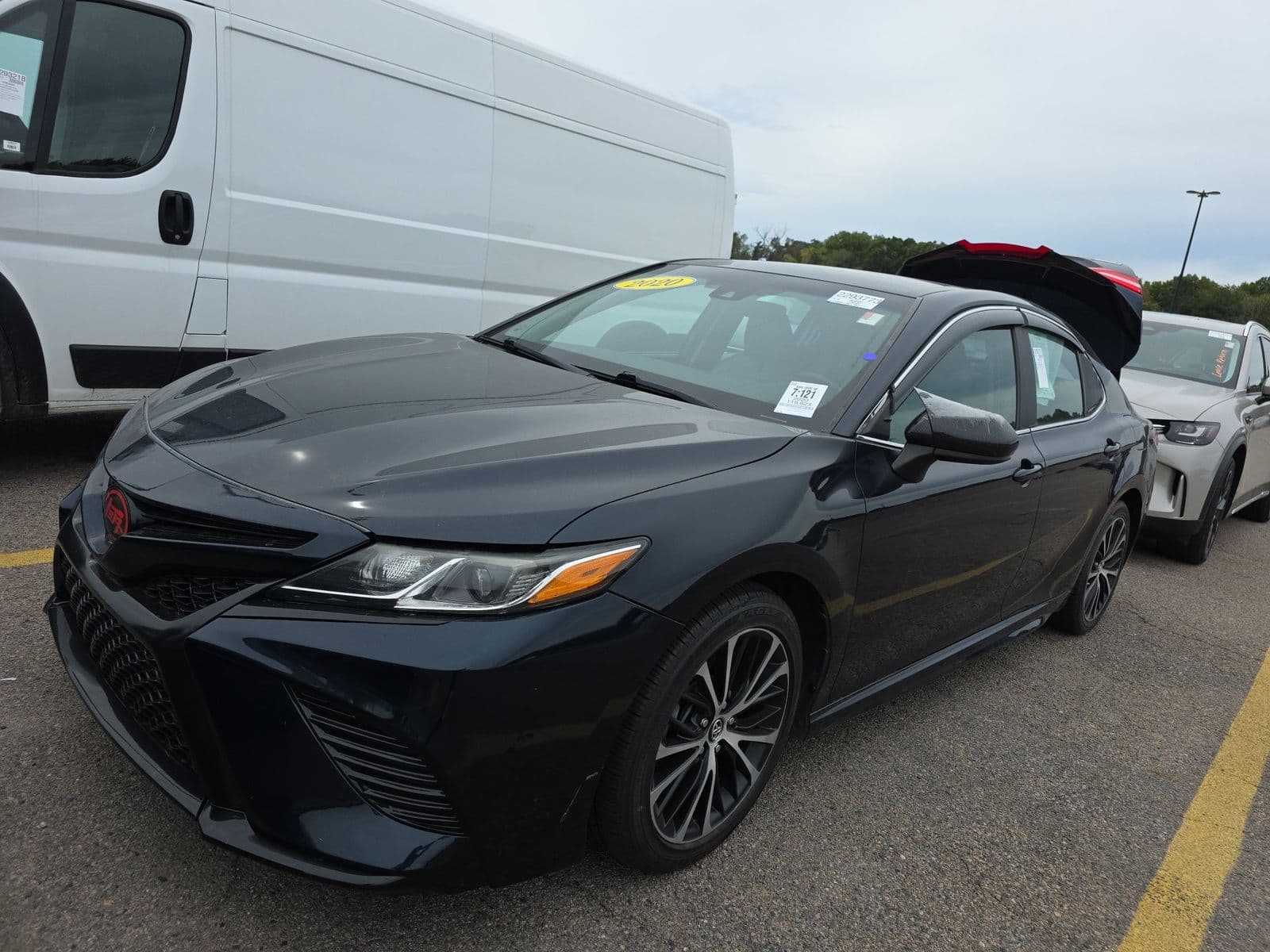 2020 TOYOTA CAMRY SE