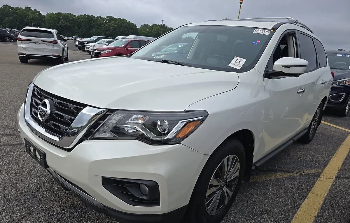2017 NISSAN PATHFINDER SL