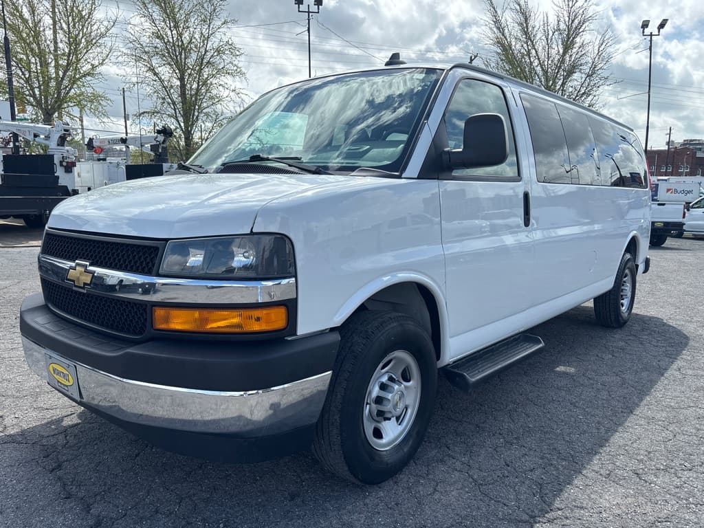 2023 CHEVROLET EXPRESS 3500 LT