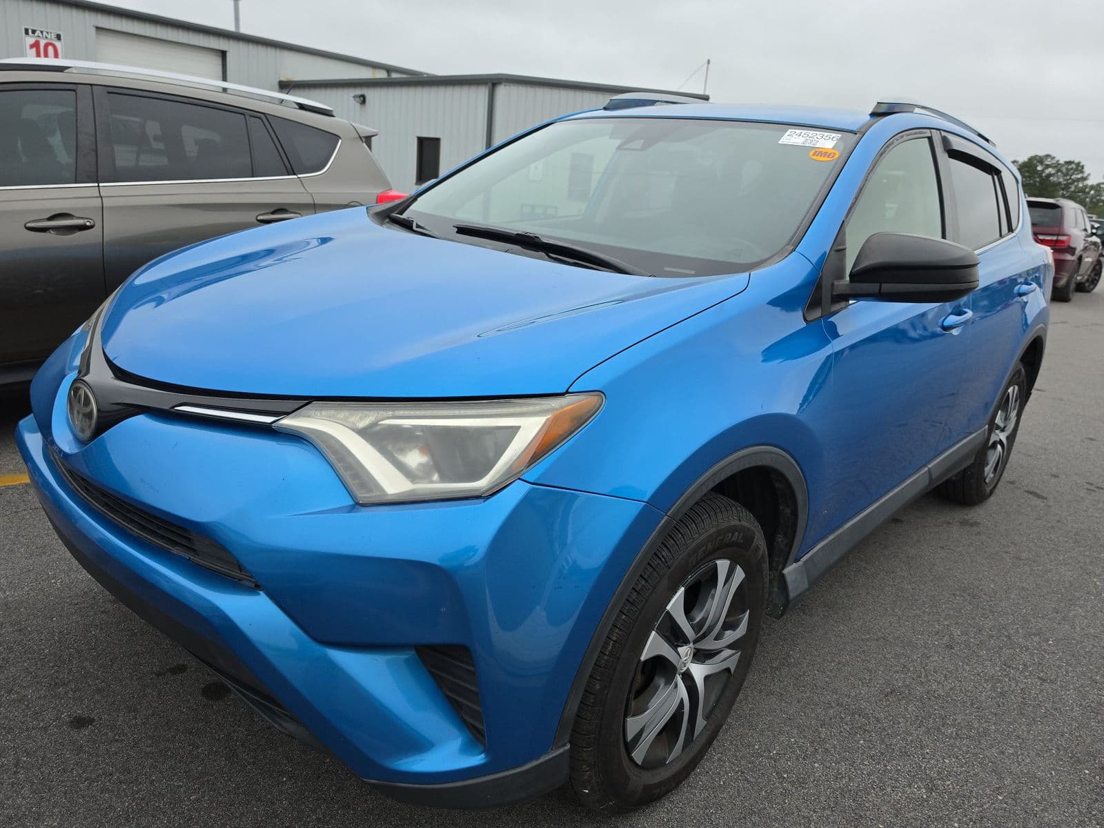 2017 TOYOTA RAV4 LE