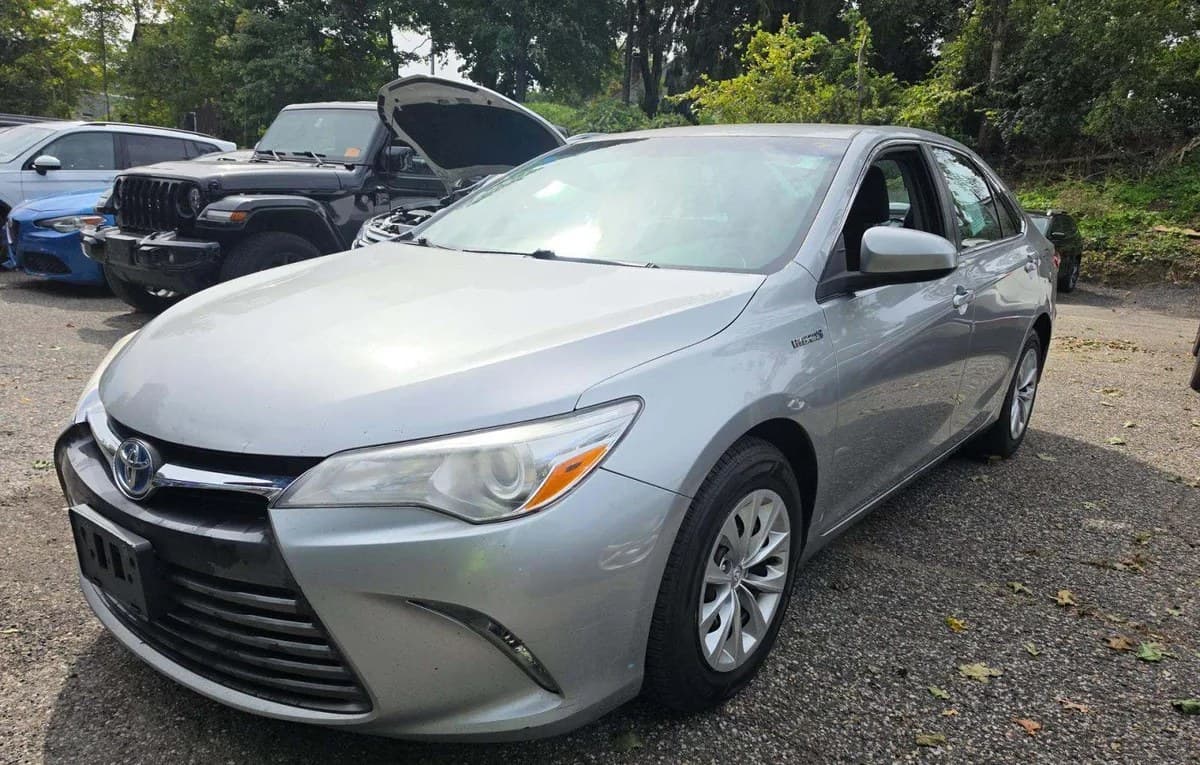 2017 TOYOTA CAMRY HYBRID LE