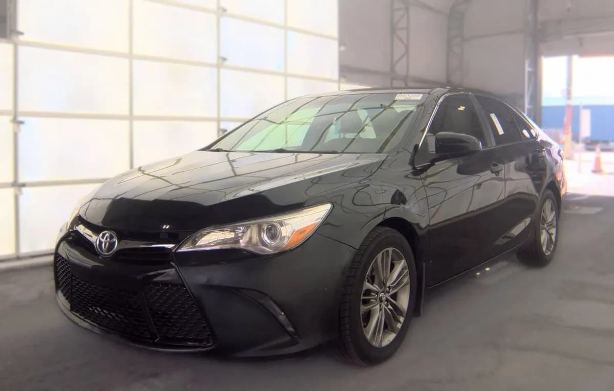 2017 TOYOTA CAMRY SE
