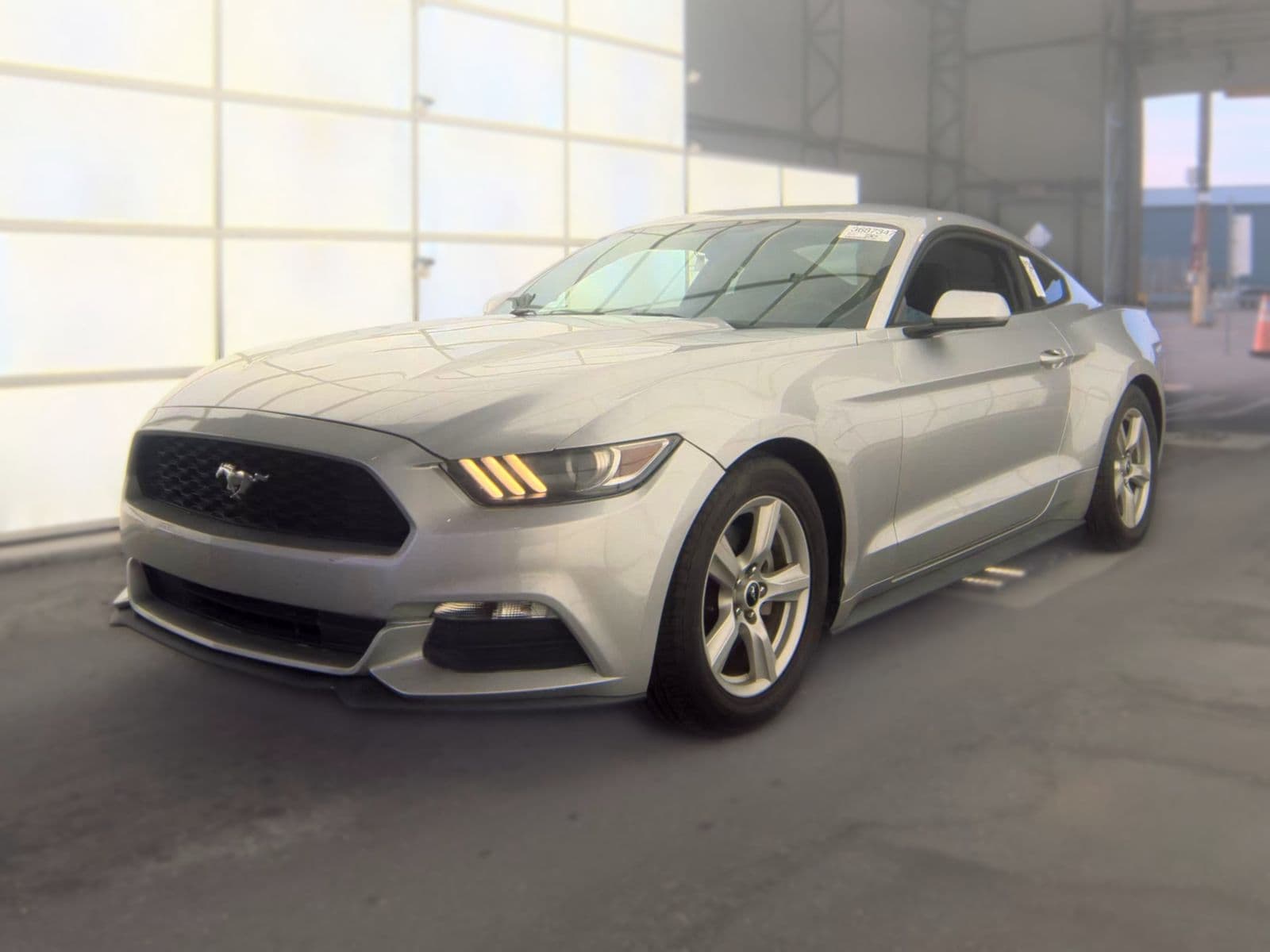 2017 FORD MUSTANG V6 1