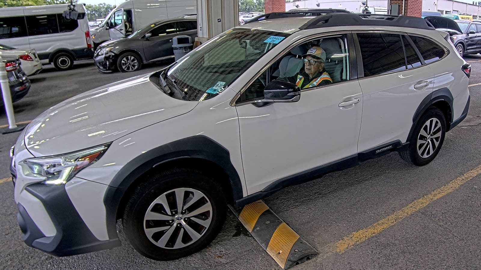 2023 SUBARU OUTBACK Premium 1