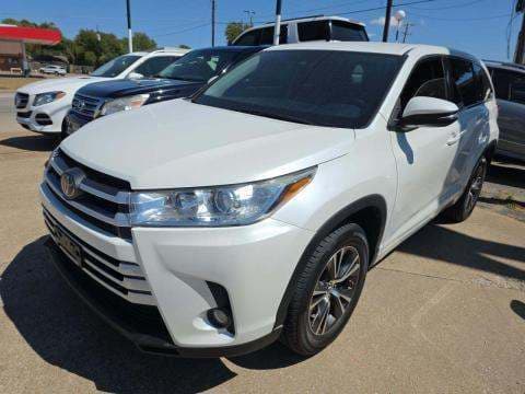 2017 TOYOTA HIGHLANDER LE Plus 1