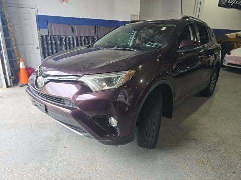 2017 TOYOTA RAV4 XLE 1