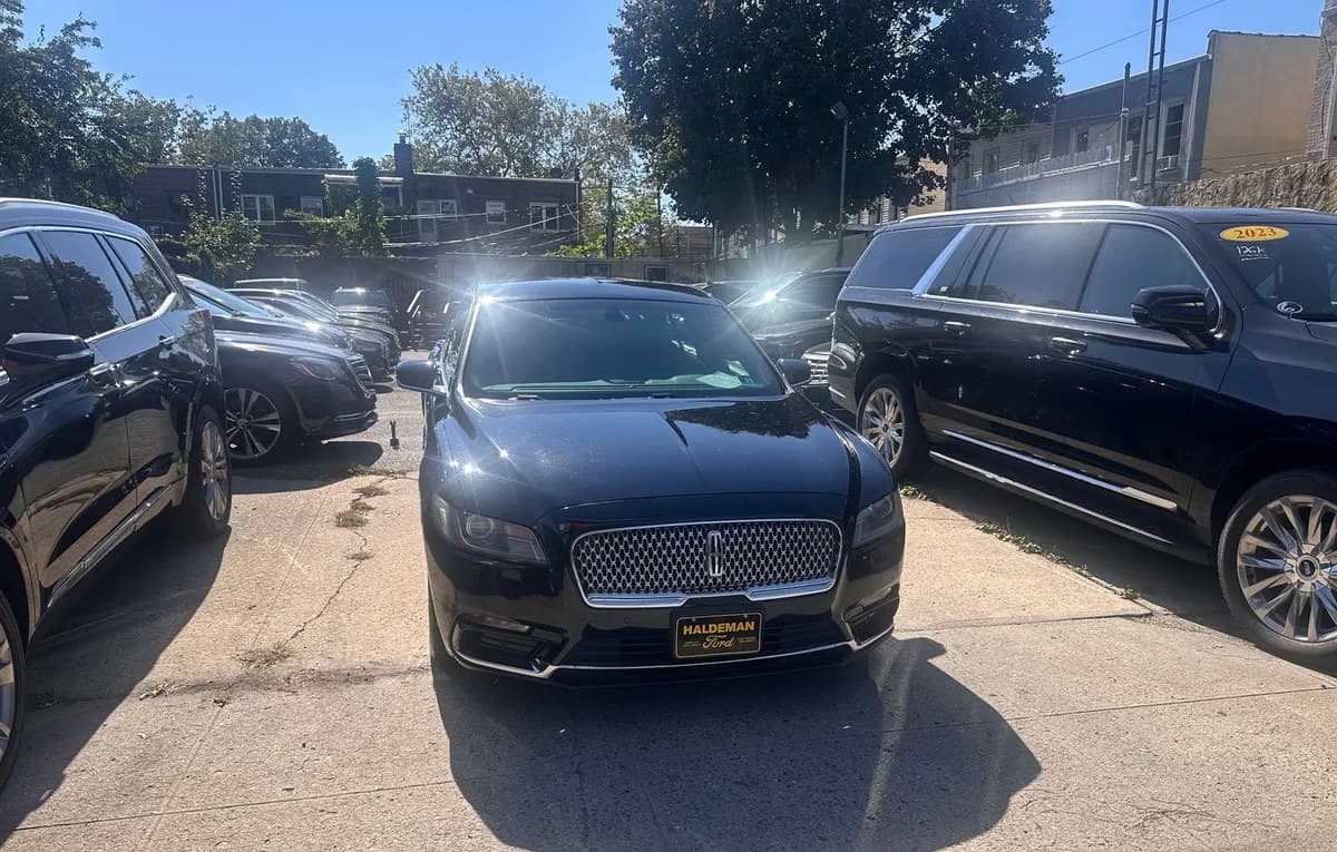 2017 LINCOLN CONTINENTAL Livery