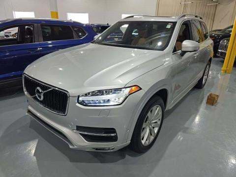 2017 VOLVO XC90 T6 Momentum