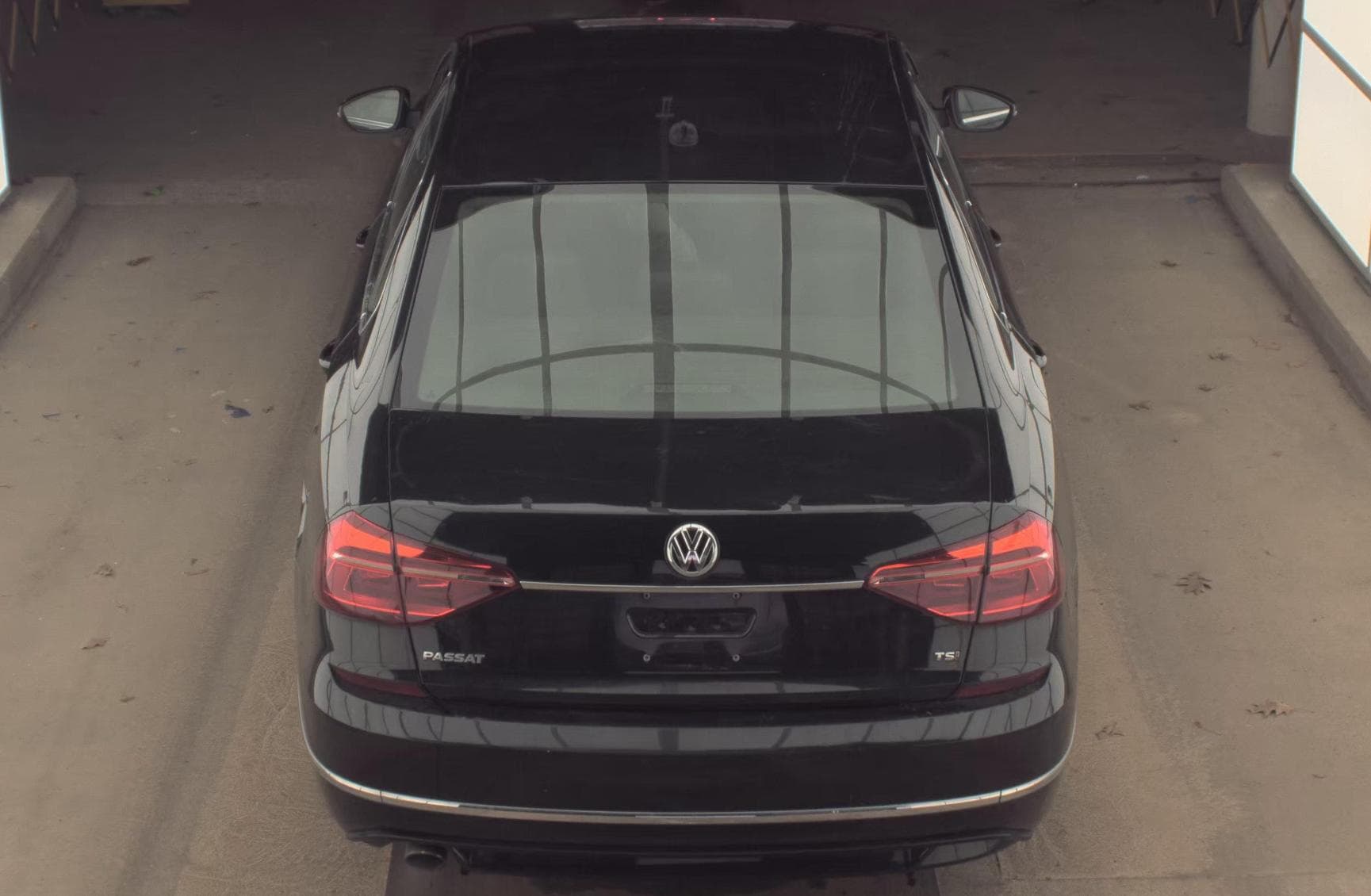 2017 VOLKSWAGEN PASSAT 1.8T R-Line