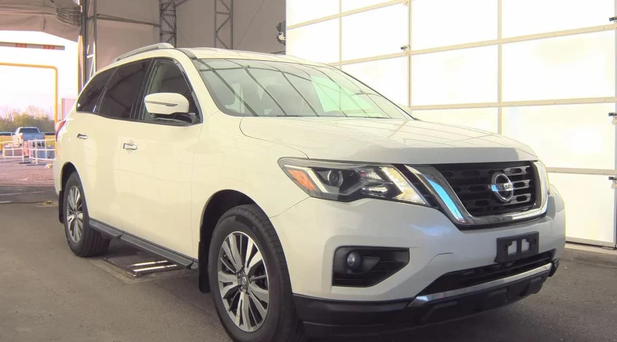 2017 NISSAN PATHFINDER SL