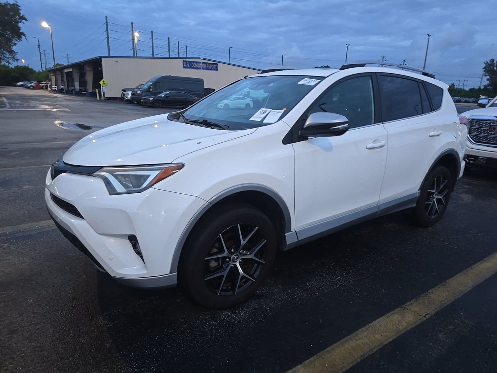 2017 TOYOTA RAV4 SE