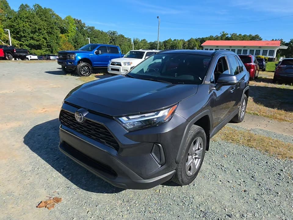 2024 TOYOTA RAV4 HYBRID XLE